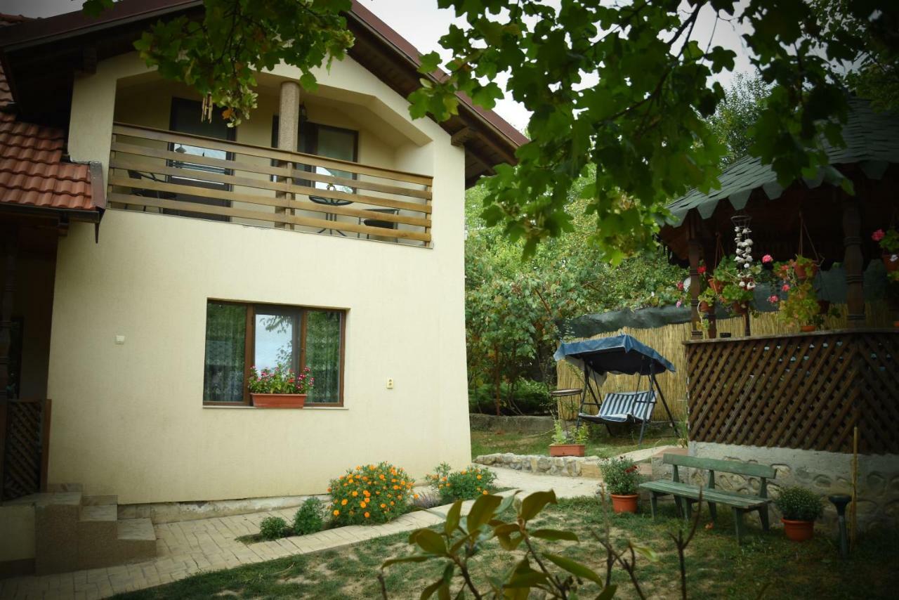 Casa Smeilor Horezu Luaran gambar