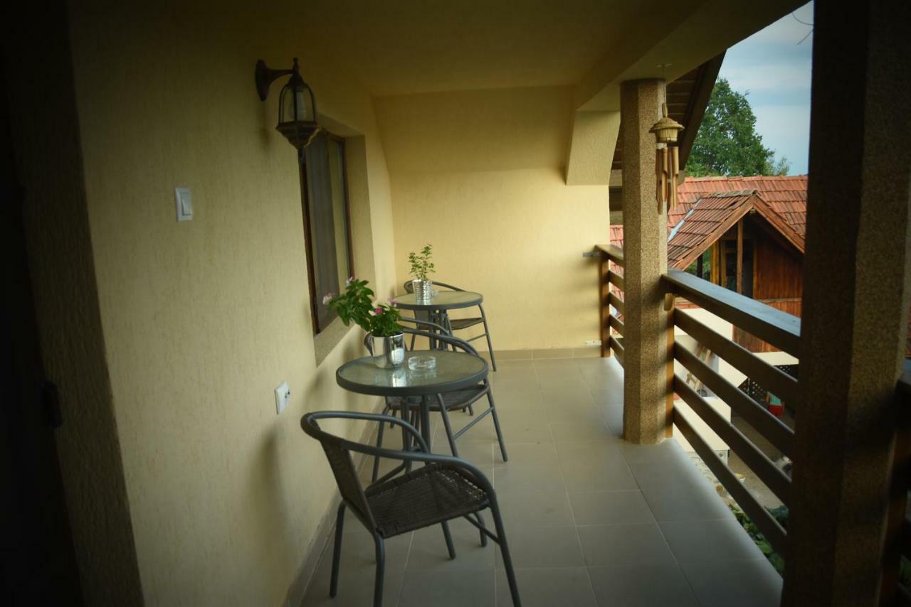 Casa Smeilor Horezu Luaran gambar